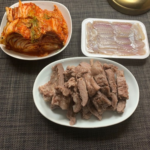 삼합세트/ 국내산홍어,이베리코꽃수육,국내산100%김치